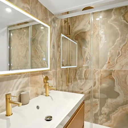 Lavie Maison Terrace And Ac * Parigi